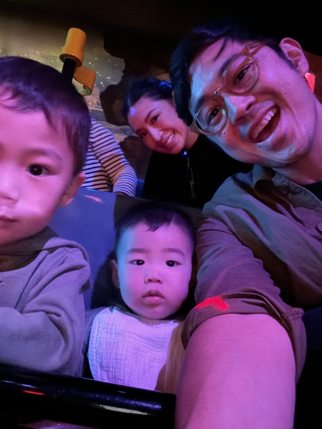 hong-kong-disneyland-sevi-s-first-roller-coaster-playing-hide-and